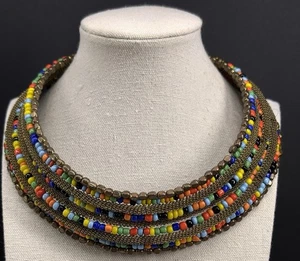 Gargantilla ajustable con cuentas tono dorado multicolor única se adapta a la mayoría de los cuellos buen estado. - Imagen 1 de 2