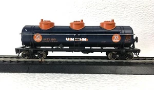 HO SCALE 42' 3 DOME TANK CAR - UNION 76 - Picture 1 of 9
