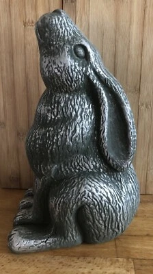 Latex mould fWITH FOAM SUPPORT For making this lovely Moon Gazing  Hare - Image 1 of 2