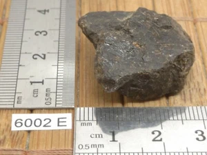 SCHWARZER BERNSTEIN Naturrohstein - Import USA - Mineralien Lithotherapie Reiki  - Bild 1 von 3