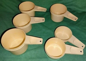 Tupperware Vintage Measuring cups - various size Beige/Tan - Picture 1 of 1