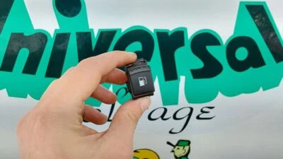 2004 Volkswagen Passat Fuel Door Switch  - Image 1 of 2