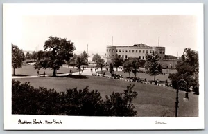RPPC - Battery Park Aquarium New York Echtfoto 1925-1942 Postkarte - Bild 1 von 3