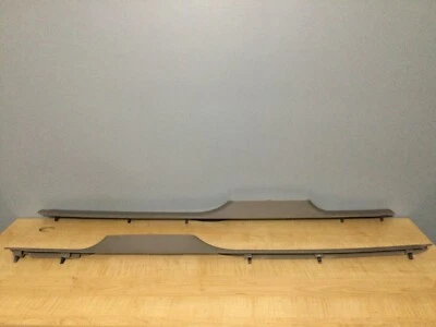 Пара отделочных панелей для левого и правого порога для Audi A6 1998–2004 годов от оригинального производителя желтовато-коричневые C5 - Изображение 1 из 4