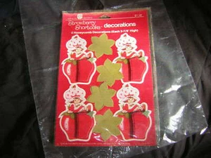 STRAWBERRY SHORTCAKE DECORATIONS FACTORY SEALED 1984 VINTAGE  - Picture 1 of 3