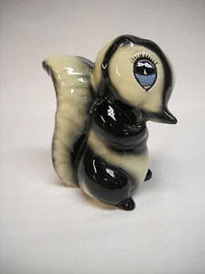 AMERICAN POTTERY CO. for WALT DISNEY-BAMBI'S FLOWER/SKUNK FIGURINE-FOIL LABEL-VG - Picture 1 of 4