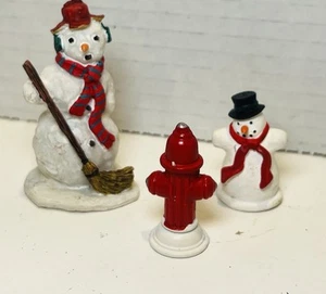 Boca de incendios De colección Dept 56 Snow Village 1988 + muñeco de nieve Lemax Mister - Imagen 1 de 6