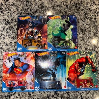 Hot Wheels Premium 2021 Pop Culture M DC Universe Set de 5 Superman Batman Foto 1 de 4