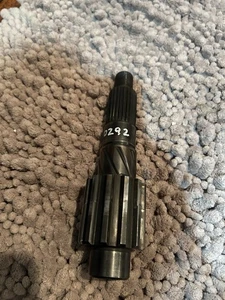 Jeep Dana 20 Front Output Shaft 8130292 26 spline 66-79 - Picture 1 of 11