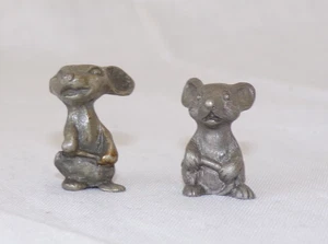 2 Estatuillas Vintage Ratones Peltre Años 90 Spoontiques? Figuras de ratón de pie de 1" - Imagen 1 de 11