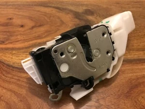 Alfa Romeo Brera 159 NEW GENUINE right hand front 7 pin door lock 50513055 24B1 - Picture 1 of 5