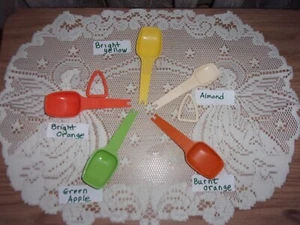 Tupperware Vintage Ersatz Messlöffel & Dreiecke SIE WÄHLEN GRÖSSE & FARBE - Bild 1 von 38