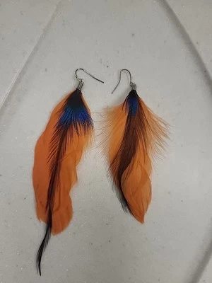 Pendientes de plumas hechos a mano color naranja 10" Foto 1 de 2