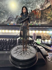 Dark Horse Deluxe The Witcher 3: Wild Hunt - Yennefer of Vengerberg Series 2 - Picture 1 of 8