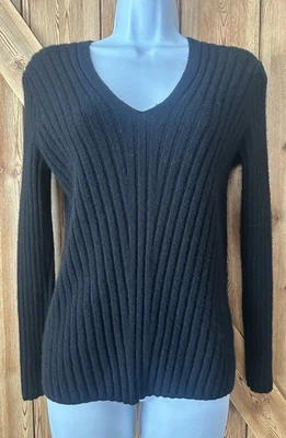 Suéter pulôver de cashmere com nervuras THEORY preto gola V tamanho médio - Imagem 1 de 4