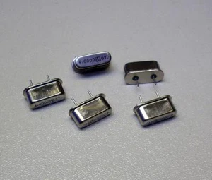 5 Stück 4.000 MHz Quarze  / Bauform HC-49/T4 (M1882) - Picture 1 of 1