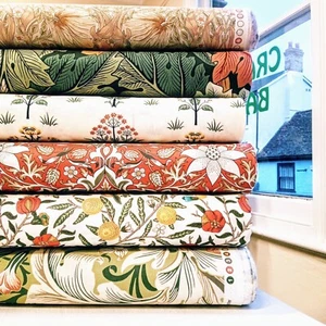 William Morris Leicester Quilting Cotton Fabric per 50cm 11 Designs Strawberry - Picture 1 of 91