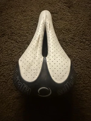 Selle Italia, LADY Gel Flow, Saddle, 262 x 135mm, Women, 300g - Image 1 of 4