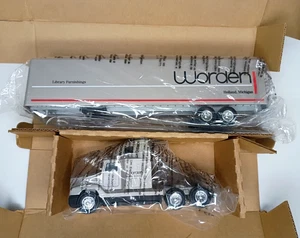 1995 Ertl Freightliner Cab with Trailer Worden Furniture 1:64 Die-Cast #T611 - Bild 1 von 9