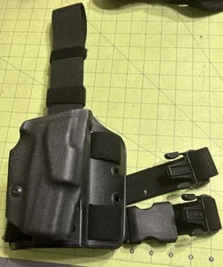 Safariland Holster ALS 6004 6390 RH Glock 17/22 Mid-Ride Duty Level 1 - Picture 1 of 2
