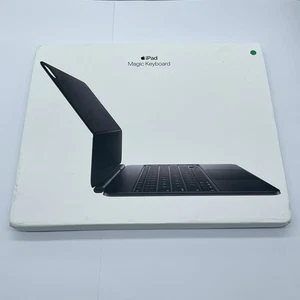 Apple Magic Keyboard for iPad Pro 13 M4 Black - British English A2974 MWR53B/A - Picture 1 of 10