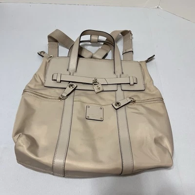 Mochila Bandolera HENRI BENDEL Gris Pluma Beige 3 Vías Foto 1 de 4