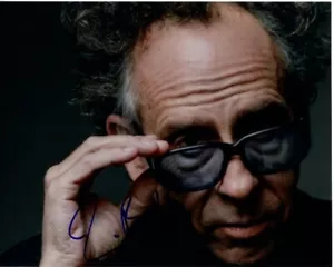 Tim Burton signiertes 8x10 Foto mit Hologramm COA - Bild 1 von 2