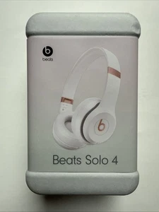 Beats Solo 4 - True Wireless On-Ear Headphones - Cloud Pink - Brand New - Picture 1 of 3