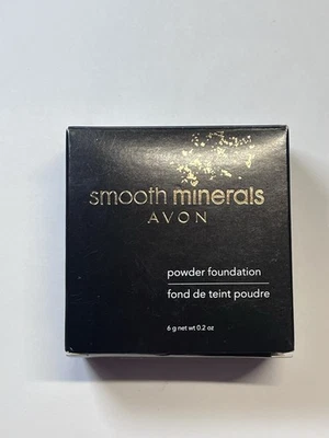 Avon Smooth Minerals Powder Foundation in Light Beige M05 - Image 1 of 2