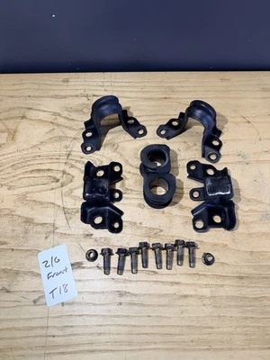 03-08 Juego de pares de soportes de montaje de barra estabilizadora inferior superior delantera Nissan 350z OEM Foto 1 de 4