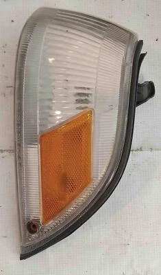 1992 TOYOTA COROLLA DRIVER TURN LAMP FENDER MOUNTED USED OEM - Image 1 of 2