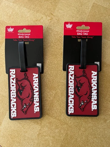 2 ~  Arkansas Razorbacks NCAA Luggage Bag Tags ~ NEW Cover