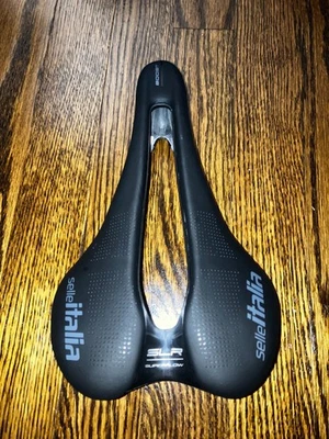 Selle Italia SLR Boost Kit Carbonio SuperFlow L3 145mm Saddle - Image 1 of 3
