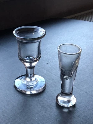 Um 1800, Altes Schnapsglas/ Kutscherglas, dickwandiges massives Glas,  Abriss - Bild 1 von 4