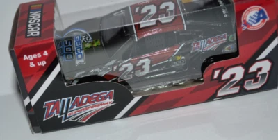 2023 Geico 500 Program Car 1:64 oficial Talladega NASCAR Kyle Busch - Imagem 1 de 4