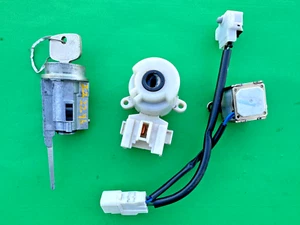 1998- 02 TOYOTA 4RUNNER Ignition Cylinder Anti Theft Transceiver Immobilizer OEM - Picture 1 of 13