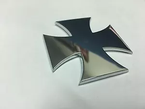 EMBLEMA MALETERO GUARDABARROS LATERAL FORMA CRUZADA COCHE MOTO INSIGNIA CROMADA - Imagen 1 de 4