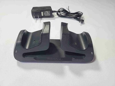 Insignia PS4XBOX ONE Dual Controller Charger FREE SHIPPING! - Image 1 of 4