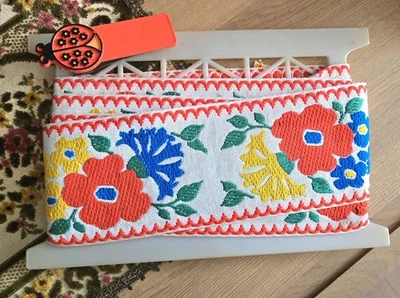 VTG 1970s Embroidered Flower Trim Wide Ribbon Bright White 2.5 Yards  - Image 1 of 4