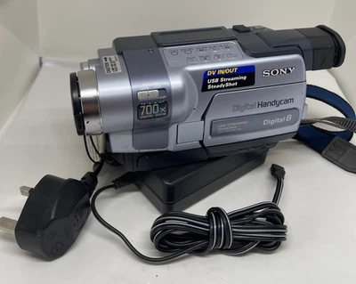Sony DCR-TRV250E - Digital 8 Tape Digital Video Camera HANDYCAM - Working Order - Image 1 of 4