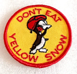 Don't Eat Yellow Snow Campy Funny Mod Hippie Jacket Hat Patch New NOS 1970s - Picture 1 of 3