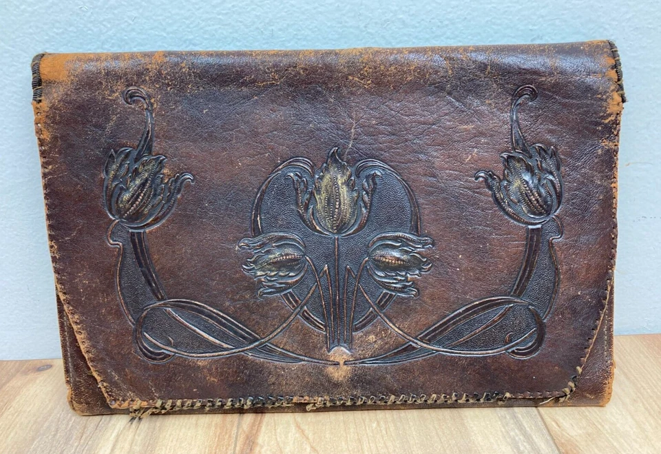 Maletín de cuero vintage cartera monedero? con incrustación de rosa/tulipán decoración antigua Foto 1 de 4