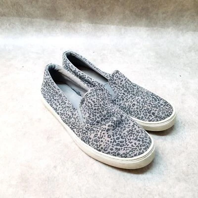 Zapatilla mocasín sin cordones Old Navy para mujer talla 7 gris tela estampado animal Foto 1 de 4