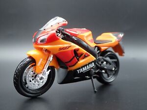  YAMAHA YZF-R7 MOTORCYCLE 1/18 SCALE COLLECTIBLE DIORAMA DIECAST MODEL BIKE