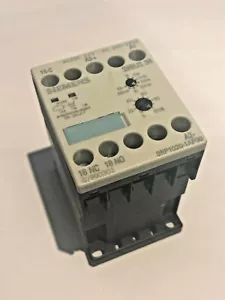 Relé de tiempo Siemens 3RP1020-1AP30 - Imagen 1 de 4