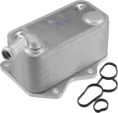 Engine Oil Cooler For VW Jetta Passat  EOS GTI Audi A4 TTS Quattro A3 06D117021C Foto 1 de 4