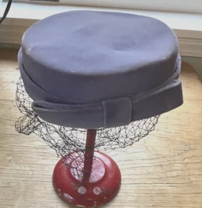 Vintage Lavender Velvet Pillbox Hat w/ Netting + Bow Accent and Combs - Picture 1 of 7