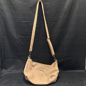 BCBG Paris Monedero Bolso de Hombro con Correa Ajustable. Cuero sintético granulado topo - Imagen 1 de 16