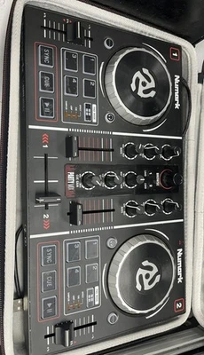 NUMARK PARTY MIX LIVE DJ CONTROLLER WITH SOFT CASE (PD6013332) - Image 1 of 4