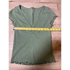 American Eagle grün Waffel Strick Rüschenbesatz V-Ausschnitt Top-Damen - Bild 1 von 3